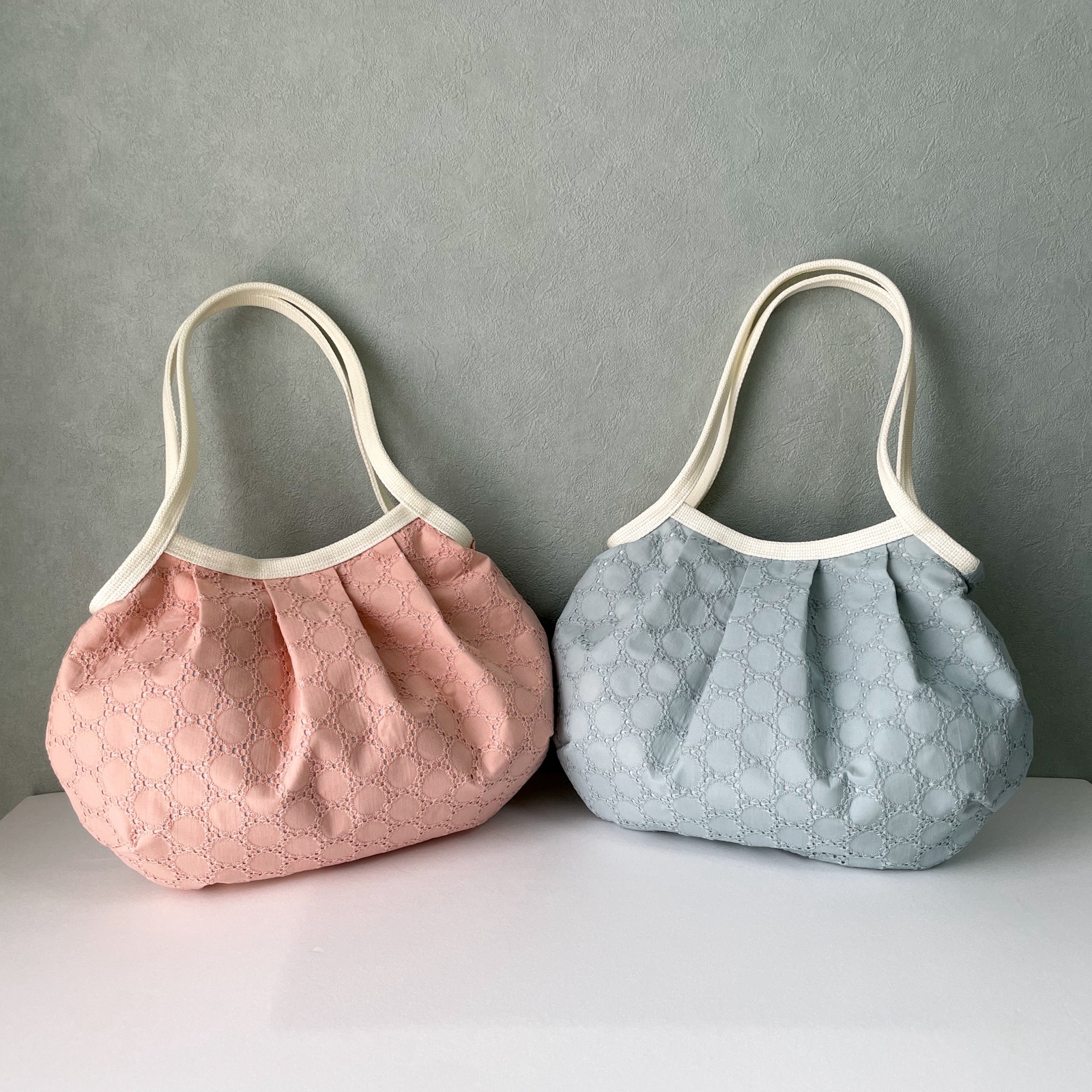 コロンと可愛いショルダーグラニーバッグ　パステルカラーのサークル刺繍レース　ピンク／ミントブルー　◎選べる2サイズ 5,460円