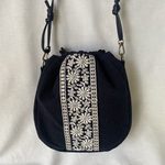 ☆新作☆ インド刺繍リボン✖︎コットンリネン　優しいフォルムのポシェット
