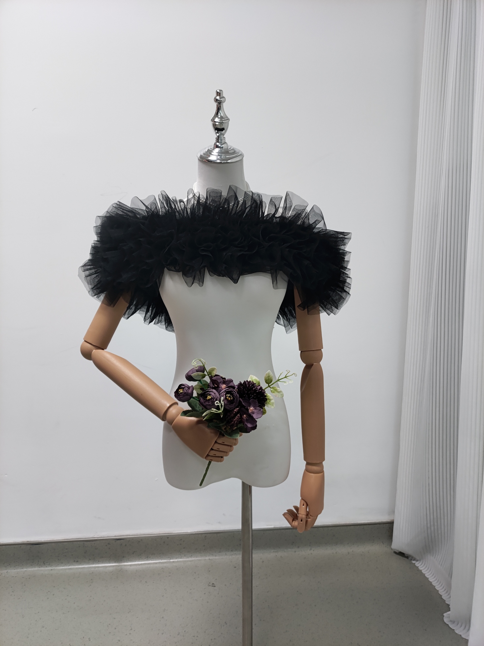 取り外しオフショルダー ブラック 編み上げ ラッフルフリル 大人っぽい 花嫁/ウェディングドレス 色直し