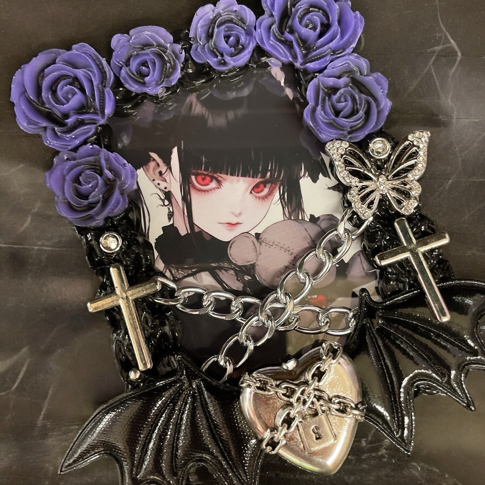 №21 黒薔薇とゴールドの硬質ケースデコ ホイップデコ トレカケースデコ