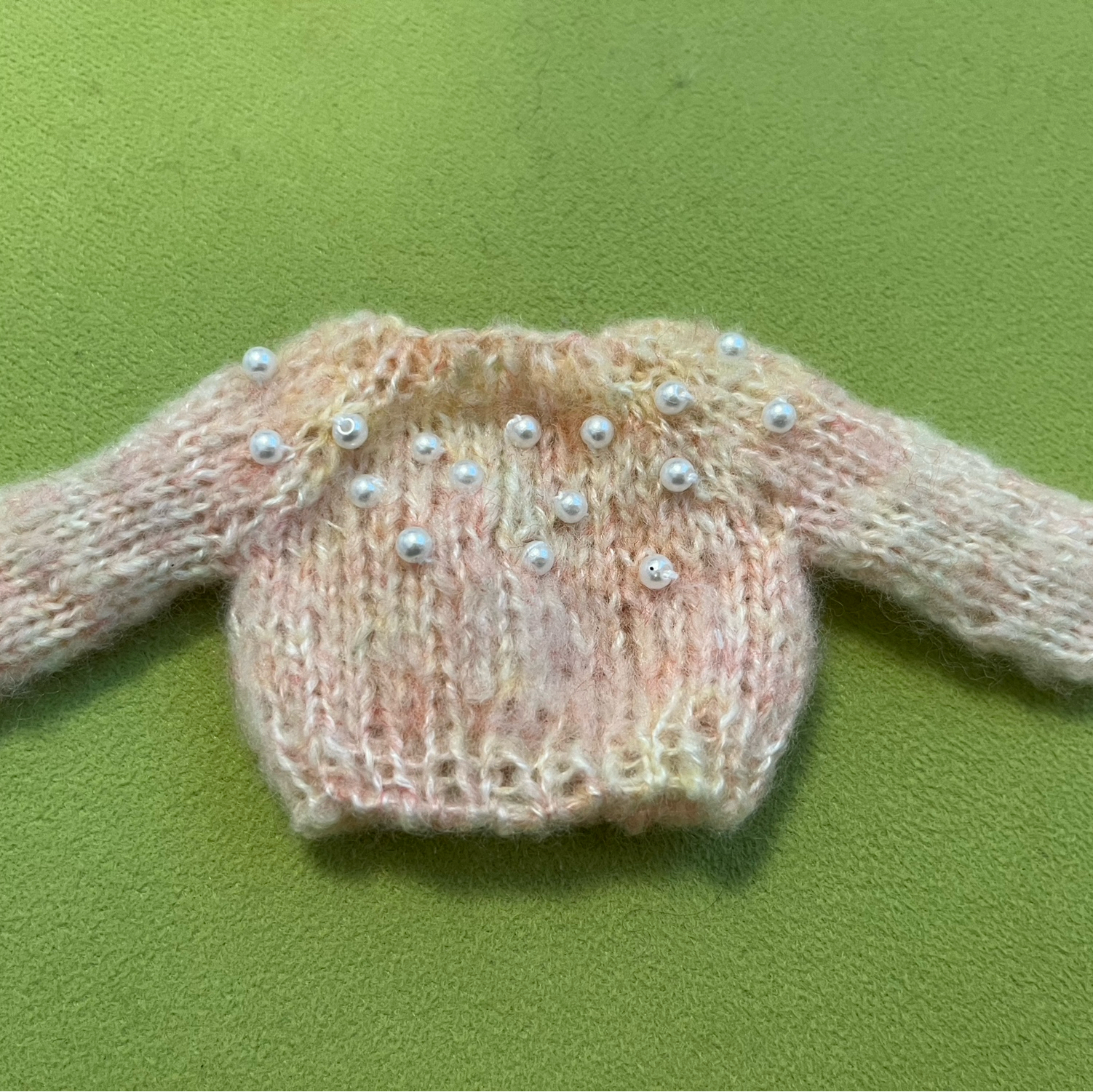 リカちゃん　洋服　レイヤード❤︎ニットセーター　gray ハンドメイド リカちゃん 洋服 レイヤード❤︎切り替え ニットセーター gray