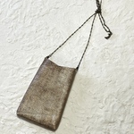 本革 のスマホポシェット　小さめサコッシュ　斜めがけ　【革　皮　レザー　本革　個性  携帯　旅行　スリム　大人カジュアル】