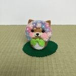柴犬だるま（濃い赤柴）紫陽花に変身〜💠