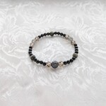 【再販】黒翡翠のモノトーンカラーお守りブレスレット～靭烏～
