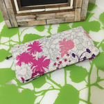 送料込み✨落ち着きのある北欧風柄✨スマート長財布