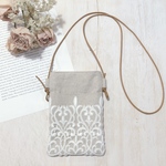 オフホワイトのケミカルレース×リネン　スマホショルダー　シンプルなデザイン　ショルダー紐は2種類