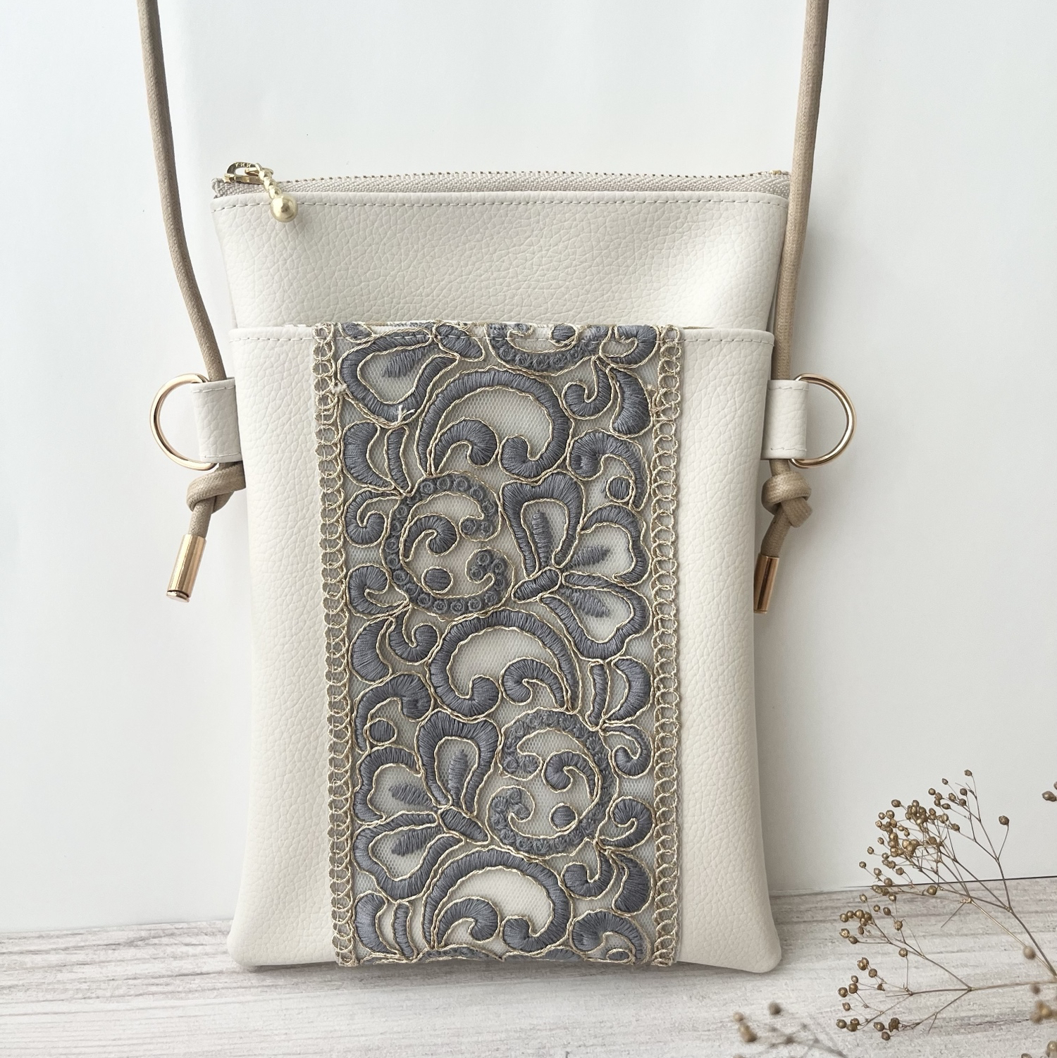 受注制作】インド刺繍リボン 合皮 フェイクレザー スマホ