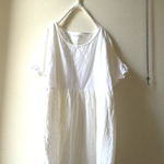 whiteリネン×Wガーゼのキャザー切り替えワンピ