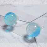 ガラスのひと粒ピアス(クリア&クリアブルー)