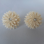 白い花のピアス