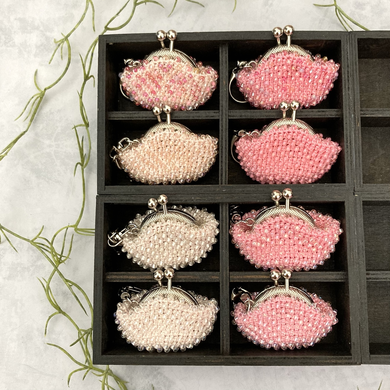ビーズがま口ハンドメイド、4点セット ビーズがま口ハンドメイド、4点セット ビーズがま口ハンドメイド、4点