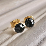 スワロフスキー・クリスタル®︎    グラファイト　5mm   ピアス　ステンレス　ゴールド　　　　　　　　　　　　　　　　　　黒　炭　グレー　ブラック　ダーク　濃　
