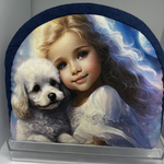 トイプードルと美しい少女のポーチ