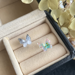 やっぱり箱推し♡さりげなくメンカラ　幸せ蝶のプチピアス