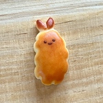 エビフライパンのブローチ
