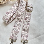 ★new★ホワイトリーフ柄インド刺繍リボンのショルダーストラップ　スマホショルダー　(ピンク)