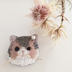 ＊momihari様特注＊ペチャ顔ネコ gray X beige 刺繍ブローチ