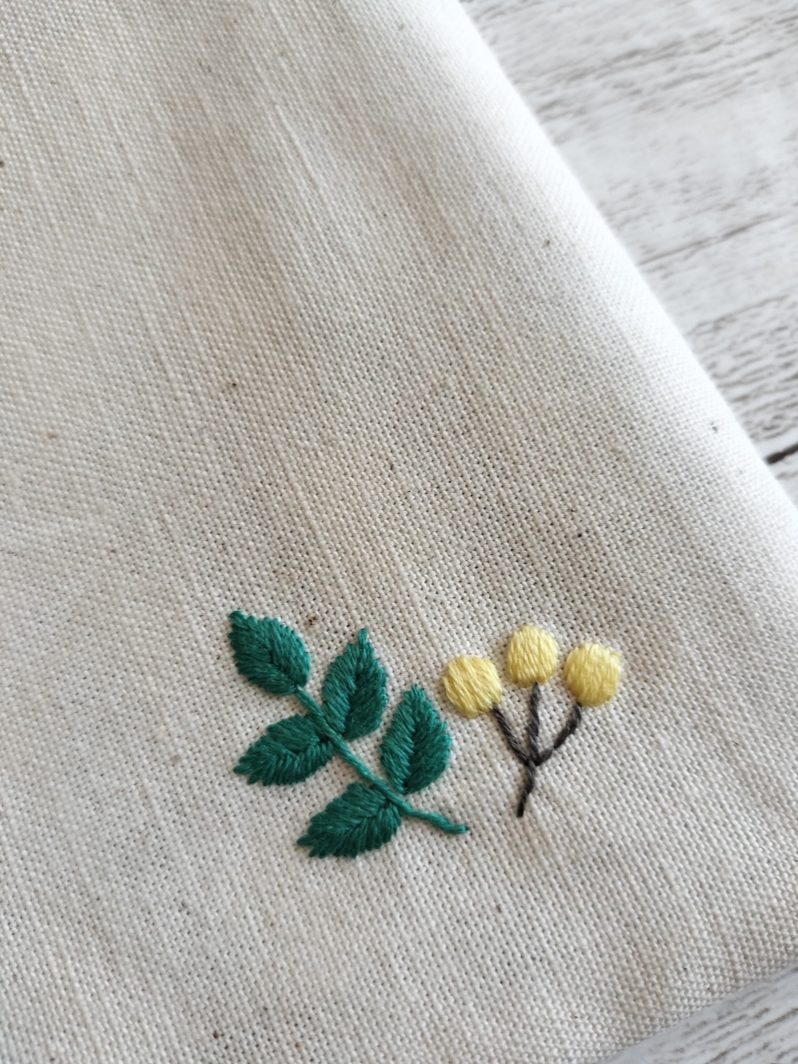 CSK542405 刺繍キット yulaのこころ躍る草花刺繍 ファスナー