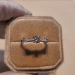 モアッサナイト　リボン　デザインリング0.5ct　　ダイヤモンド
