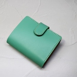 コンパクトでたっぷり入る革財布　ターコイズグリーン