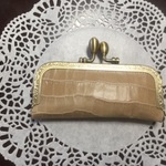 ネックレスが絡まない革のアクセサリーケース