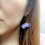 送料無料🌸大人のトロピカルイヤリング又は♡ピアス♡アレルギー対応樹脂フックピアス🌸淡い紫系