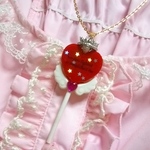 赤いハートのキャンディーネックレス　天使
