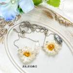 【breakfast🌼*･】ノースポール 白い花 押し花 ドライフラワー フリーサイズ スライド ボタニカル 大人かわいい 花 装着簡単 ブレスレット