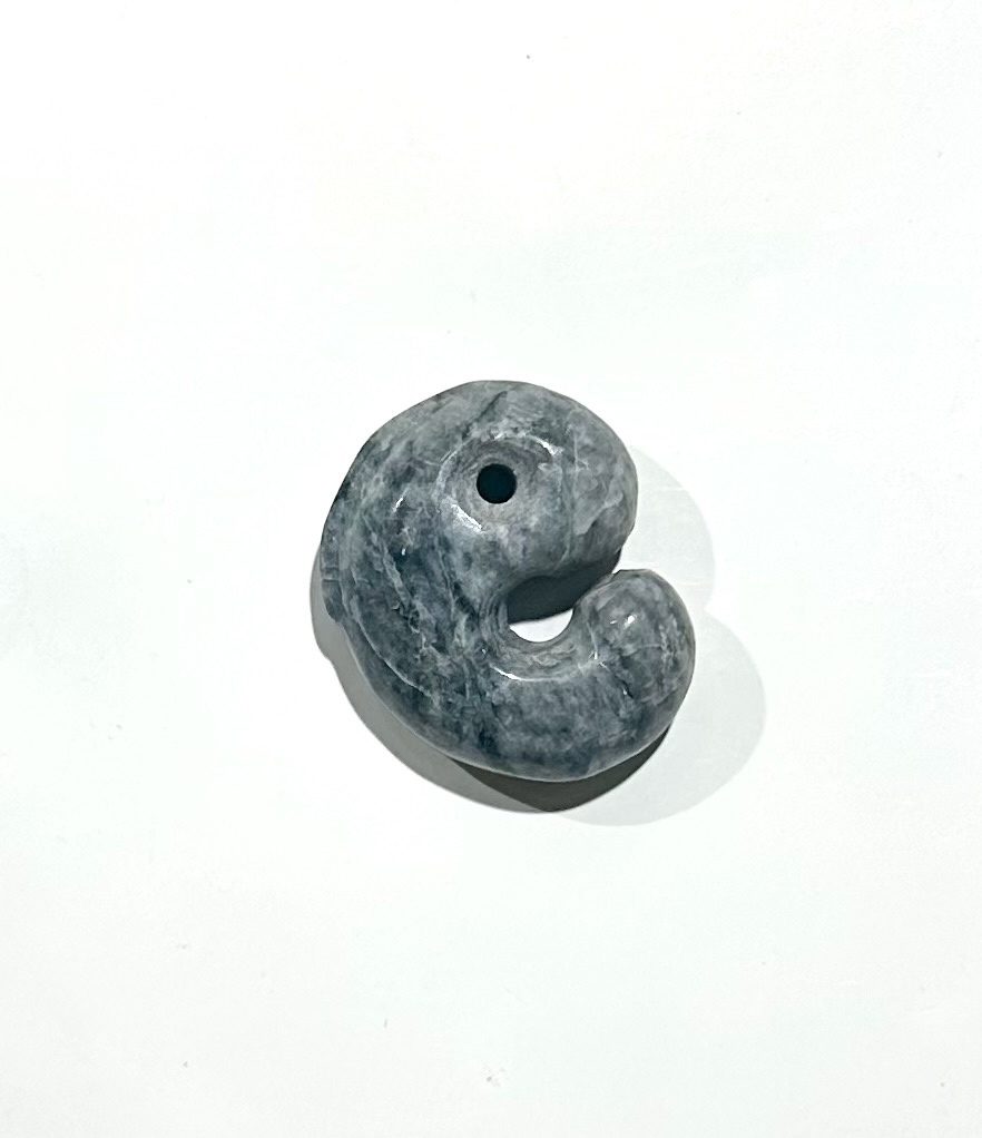 黒翡翠飛龍勾玉