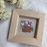 淡パープル　バラバスケット　刺繍フレーム　インテリア　置物　手刺繍