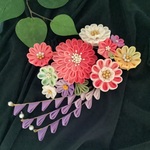 【つまみ細工　髪飾り】シルク手染め 赤〜淡ピンクのグラデーション 成人式/七五三/結婚式/卒業式