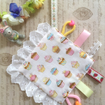 カシャカシャおもちゃ   レース♡ハートのビーズ付き