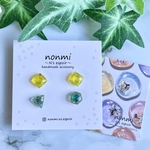 レジンアクセサリー  両耳用2デザイン（うち1セットはカタチ違いアシンメトリー）  一粒ピアス