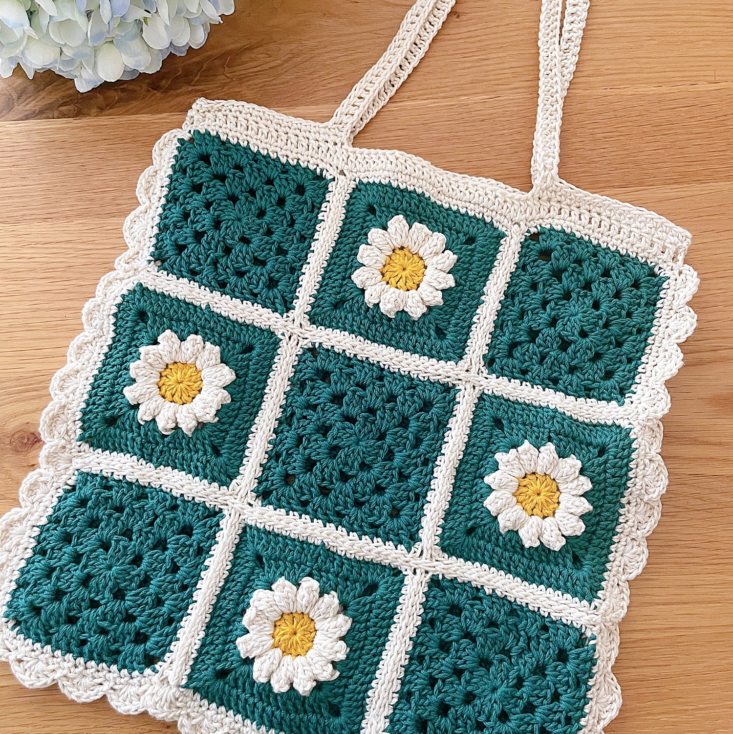 かぎ針編みマルチカバー モチーフ編み グラニースクエア