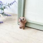 ミニチュアダックス犬のブローチ(茶色)