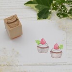 いちごのカップケーキのはんこ スイーツはんこ