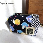 うさぎと和柄のキャラメルポーチ　柄①　紺色