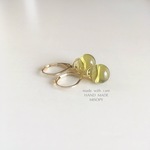 コロンとちいさなオリーブの実ピアス　フレンチフック