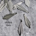 NEW 6個/シルバー　真鍮　ひらひらドロップ　チャーム　BR90S