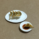 『パリッ＆ジューシー♪』◆焼き餃子・タレに点けた餃子◆ミニチュアフード ２個セット