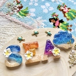 【受注制作】🌺𝗔𝗹𝗼𝗵𝗮 𝗻𝗮 𝗶𝗻𝗶𝘁𝗶𝗮𝗹 𝗰𝗵𝗮𝗿𝗺🌴/イニシャルチャーム/イニシャルキーホルダー/海/夏