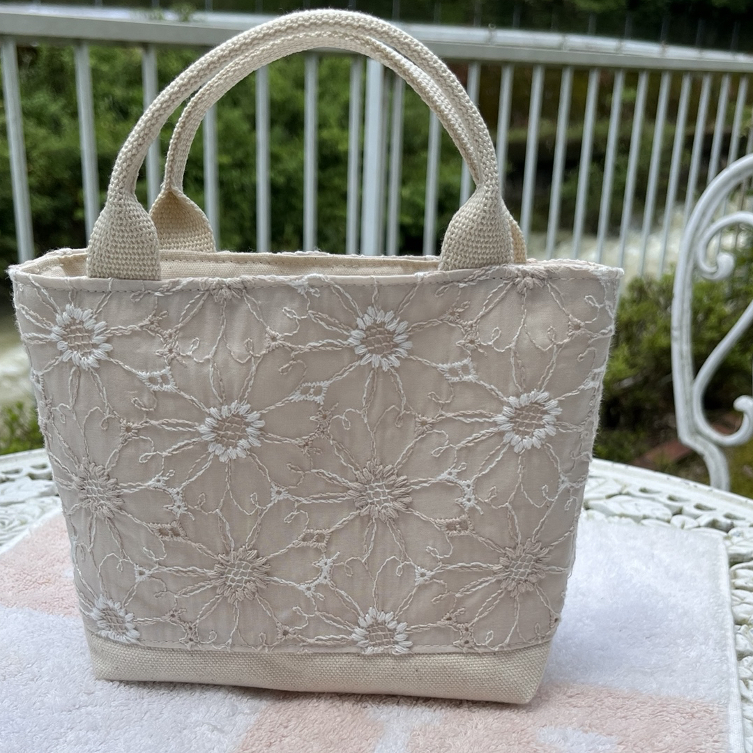 即決☆ハンドメイド マーガレット刺繍のバケツ型トートバック カーキ 
