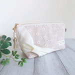 グレージュ ♡ コットン花柄レース ♡ 三角マチの斜めりぼんペンケース