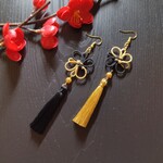 【バイカラー】吉祥結びとタッセルのピアス(イヤリング)（黒×ゴールド）【チャイナ】【中華風】【華ロリ】【和ゴスロリ】【卒業式】【着物】【袴】【成人式】【浴衣】【和風】