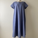 コットンのゆったりワンピース　ワッシャー加工のダンガリー