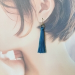 (再製作）青のシルク糸タッセル　ピアス・イヤリング