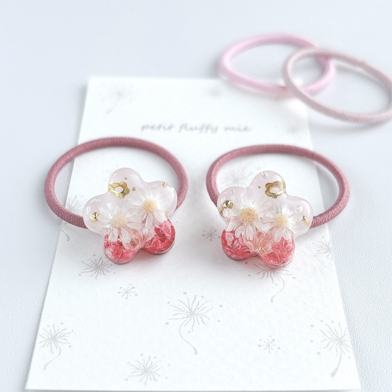 No.122❤ホワイトタイガーと美女❤レジン❤ヘアゴム ブローチ No.122❤ホワイトタイガーと美女❤レジン❤ヘアゴム ブローチ