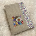 ブックカバー　文庫本用　くま　ダーニング刺繍