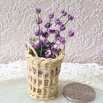 ミニチュアの花…「パステルラベンダーブーケのバスケット」