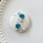 ビーズ刺繍くるみボタン（ヘアゴム/ブローチ）
